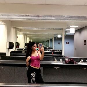 Meet your Posher, Abril